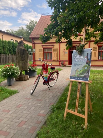 Jelgavas Mākslinieku biedrības izstāde "Atkal Ērberģē" (Foto: Katrīna Tračuma) 2025